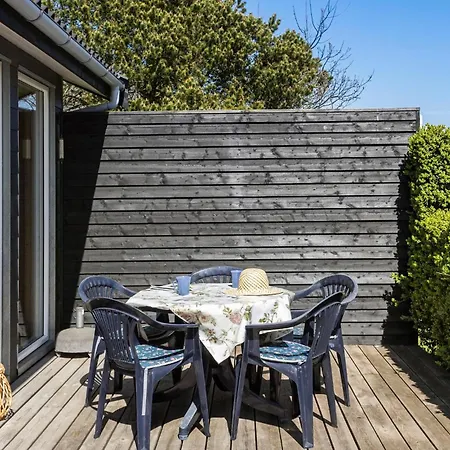 Dom wakacyjny 3 Bedroom Beautiful In Hesselager