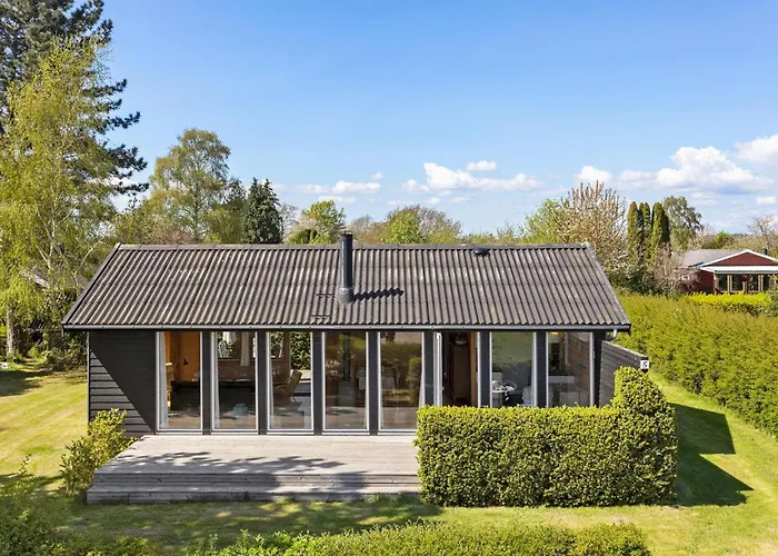 3 Bedroom Beautiful In * Hesselager
